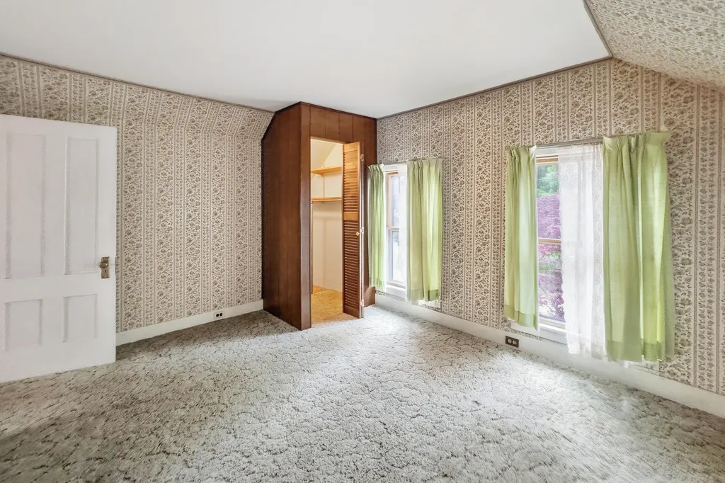 17 Georges Street Thomaston ME 04861