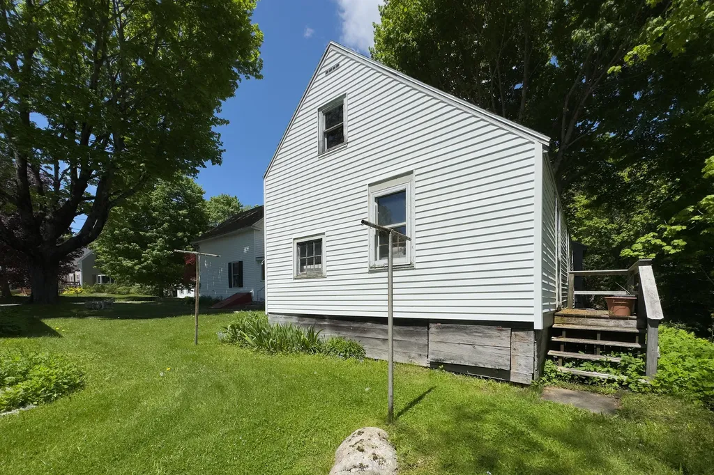 17 Georges Street Thomaston ME 04861