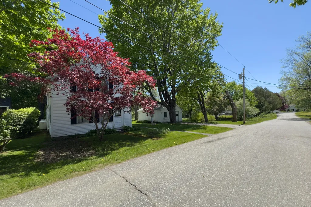 17 Georges Street Thomaston ME 04861