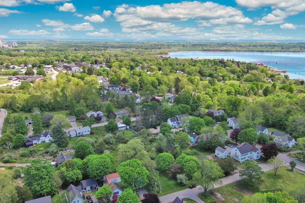 17 Georges Street Thomaston ME 04861