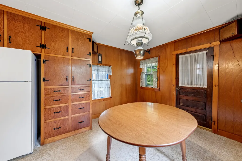17 Georges Street Thomaston ME 04861