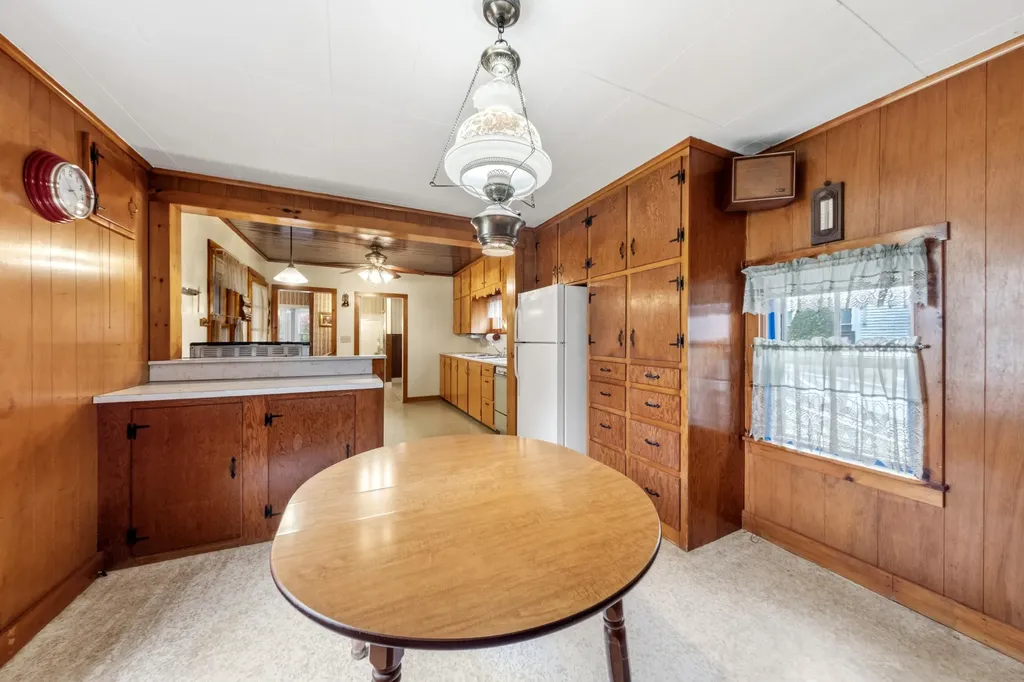 17 Georges Street Thomaston ME 04861