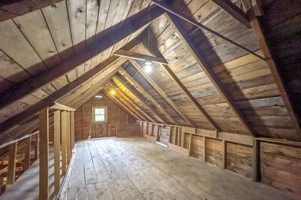 17 Georges Street Thomaston ME 04861