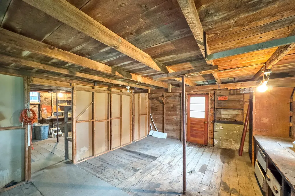 17 Georges Street Thomaston ME 04861