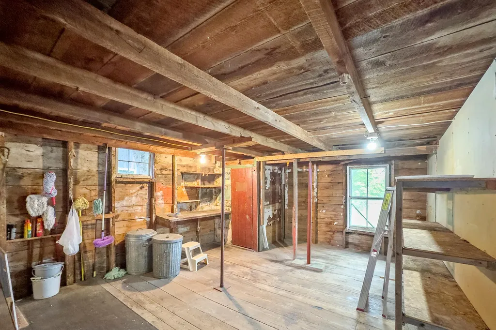 17 Georges Street Thomaston ME 04861