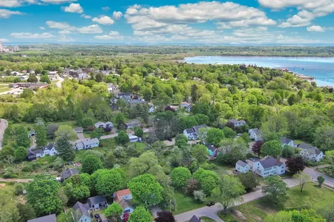 17 Georges Street Thomaston ME 04861
