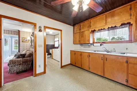 17 Georges Street Thomaston ME 04861