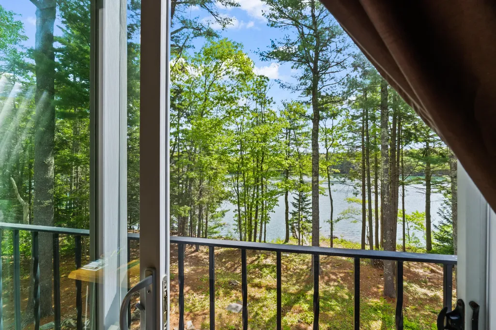 63 Laurel Shore Drive Harpswell ME 04079