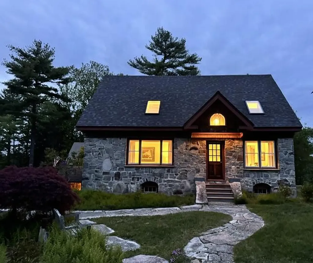 62 York Road Blue Hill ME 04614