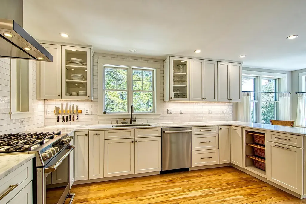62 York Road Blue Hill ME 04614