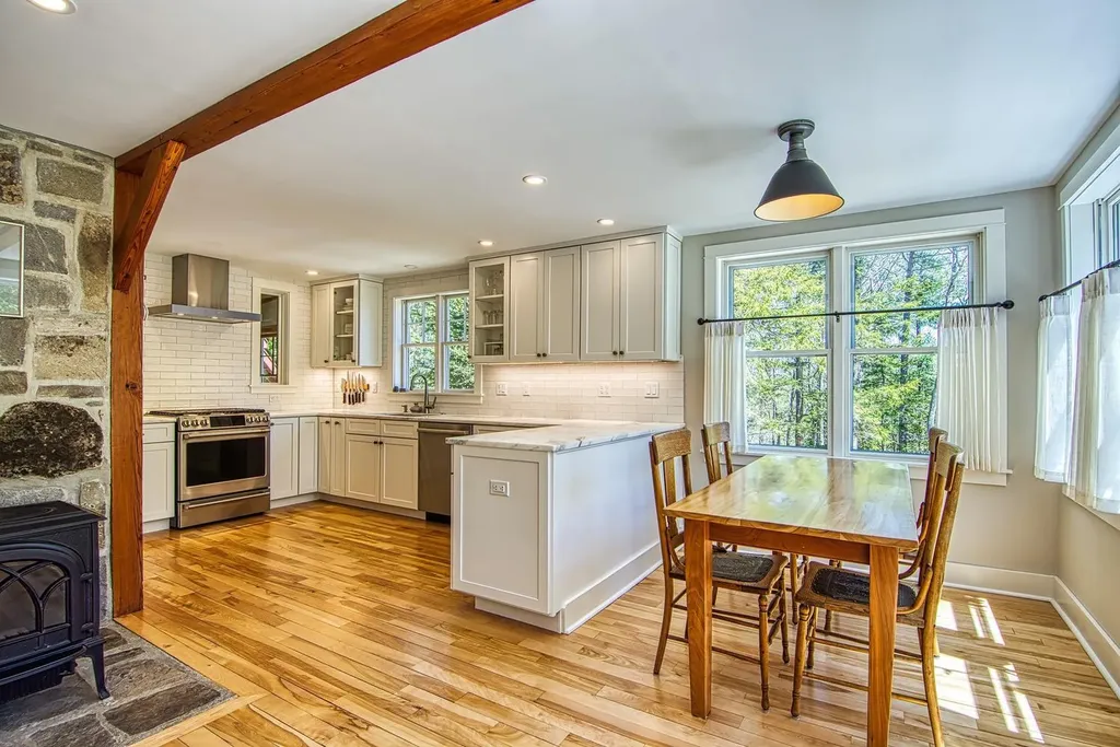 62 York Road Blue Hill ME 04614