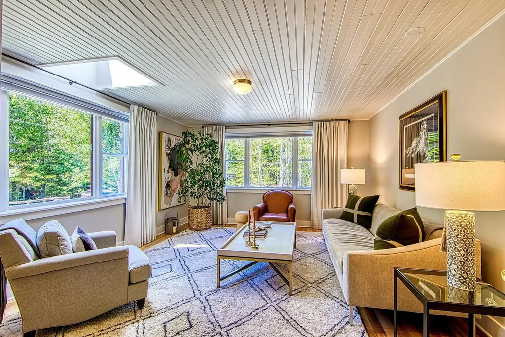 62 York Road Blue Hill ME 04614