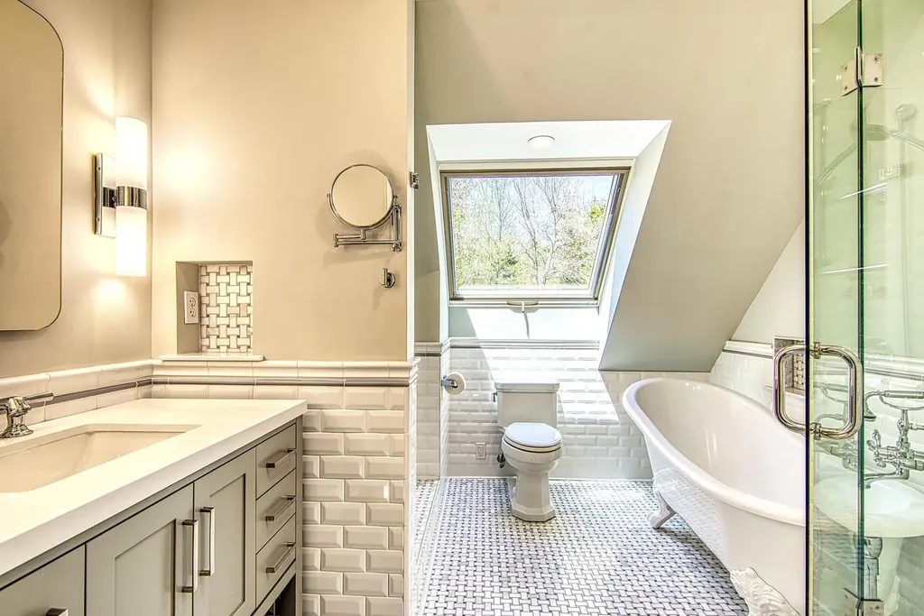 62 York Road Blue Hill ME 04614