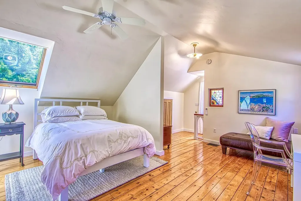 62 York Road Blue Hill ME 04614