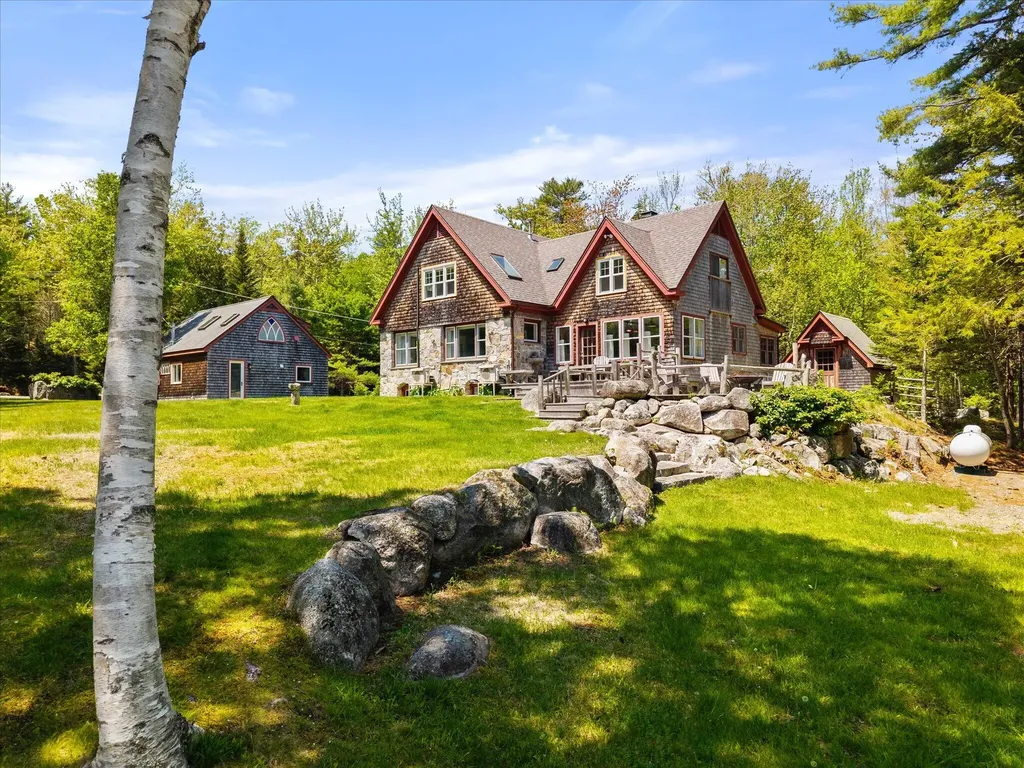 62 York Road Blue Hill ME 04614