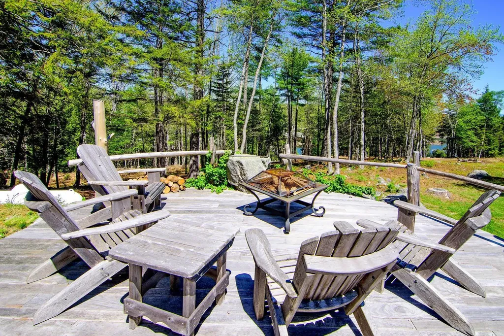 62 York Road Blue Hill ME 04614