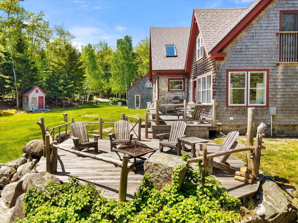 62 York Road Blue Hill ME 04614