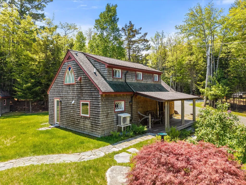 62 York Road Blue Hill ME 04614