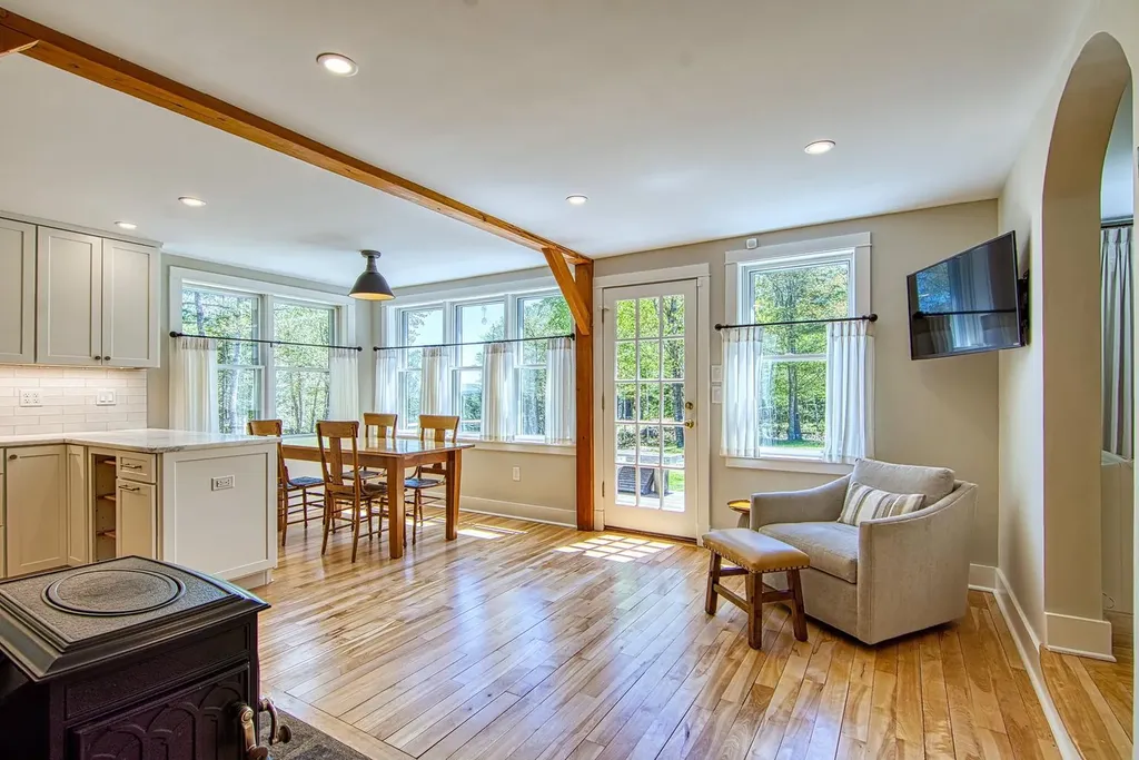 62 York Road Blue Hill ME 04614