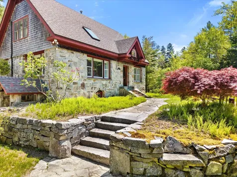 62 York Road Blue Hill ME 04614