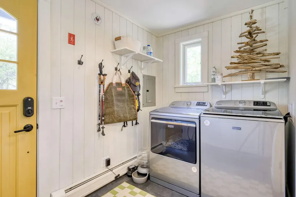 3 Old Quarry Road Stonington ME 04681