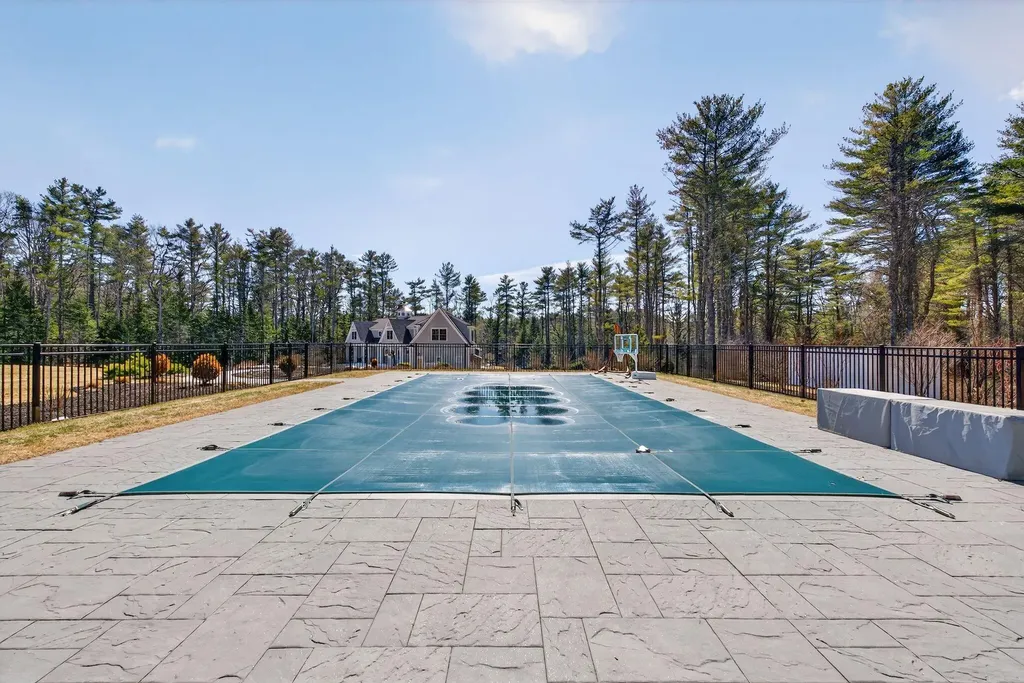 49 Rising Tide Lane Freeport ME 04032