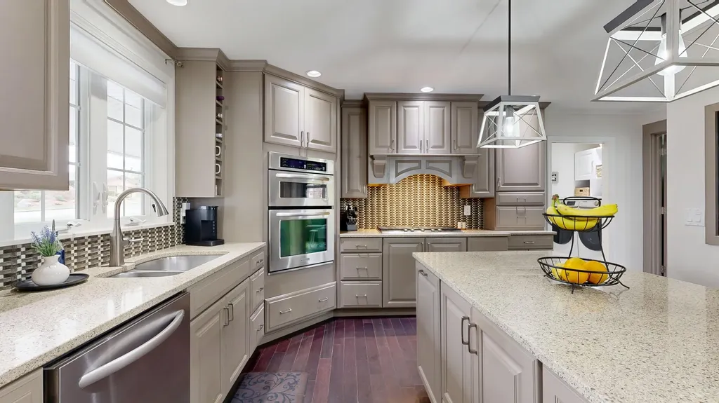 16 Robinson Gardens Lewiston ME 04240