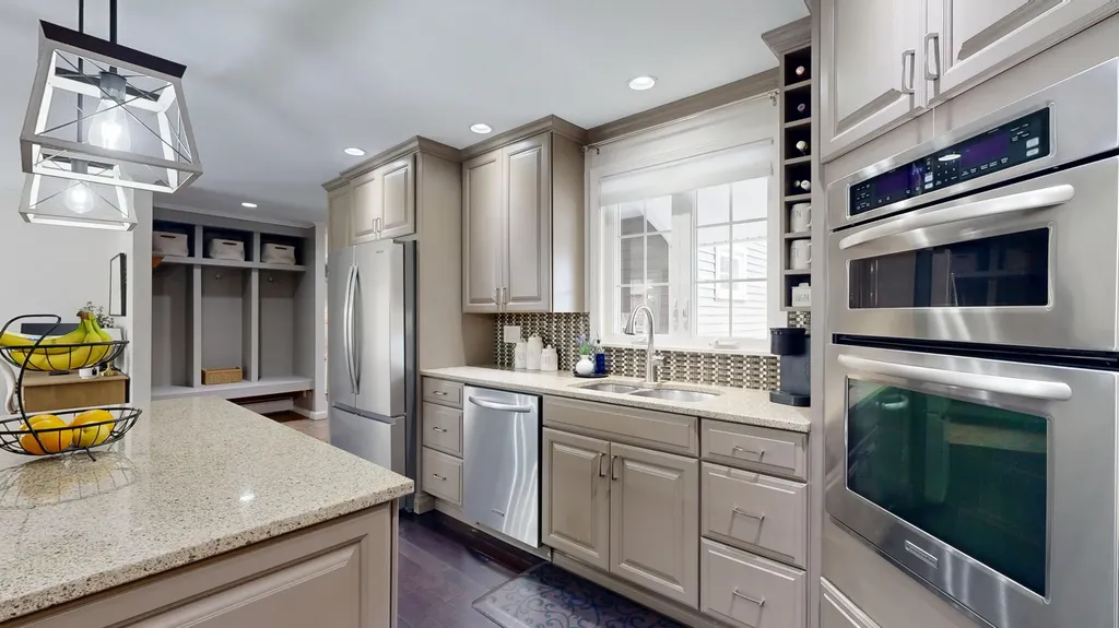 16 Robinson Gardens Lewiston ME 04240