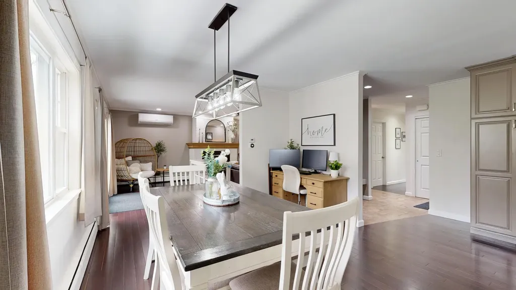 16 Robinson Gardens Lewiston ME 04240