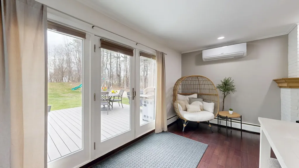 16 Robinson Gardens Lewiston ME 04240