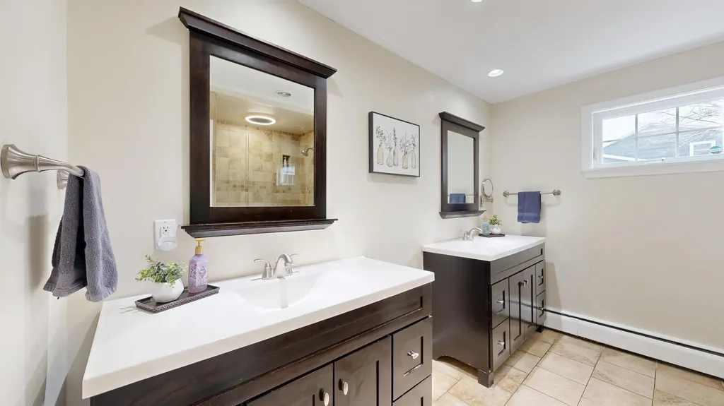 16 Robinson Gardens Lewiston ME 04240