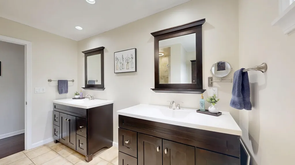 16 Robinson Gardens Lewiston ME 04240