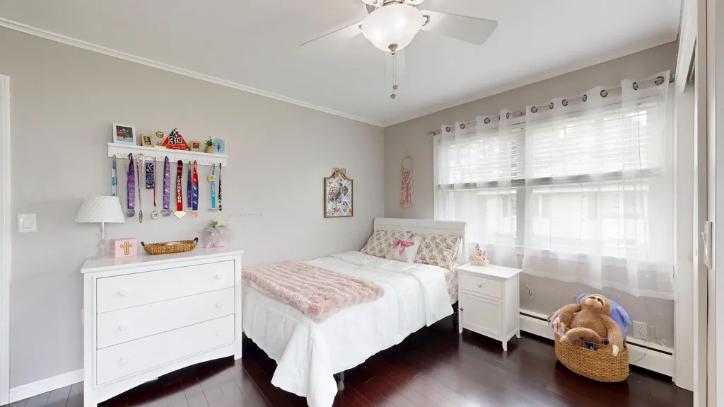 16 Robinson Gardens Lewiston ME 04240