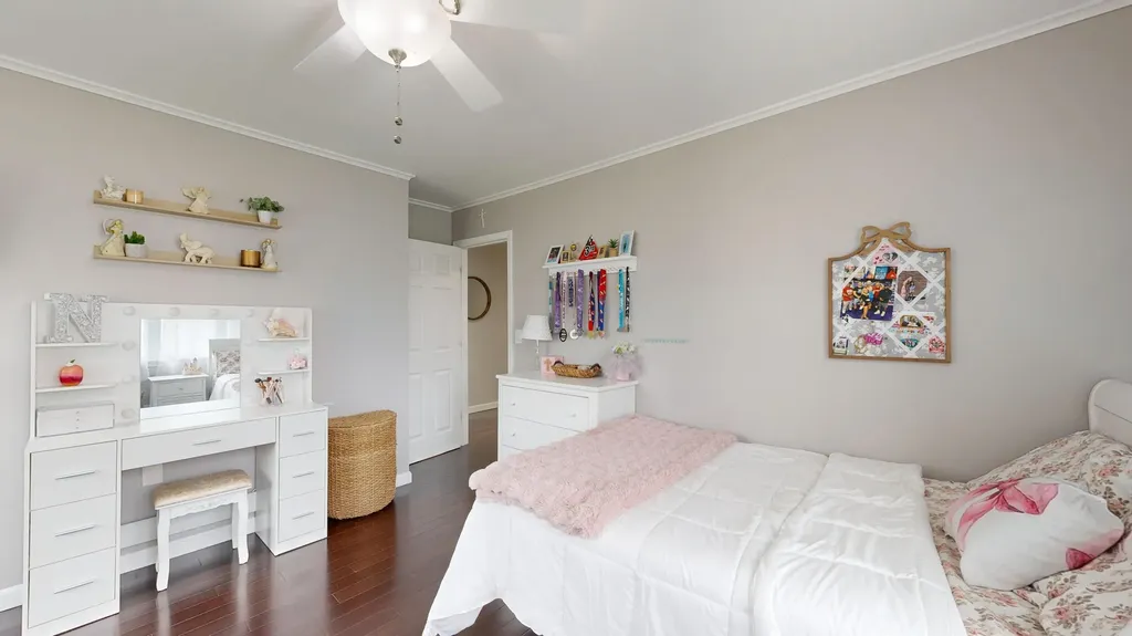 16 Robinson Gardens Lewiston ME 04240