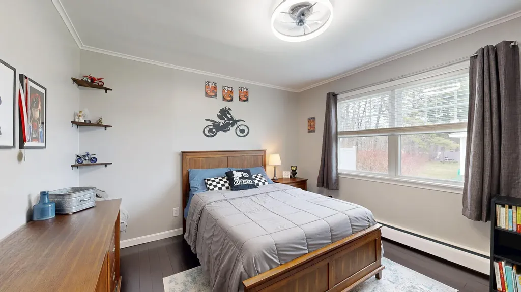 16 Robinson Gardens Lewiston ME 04240