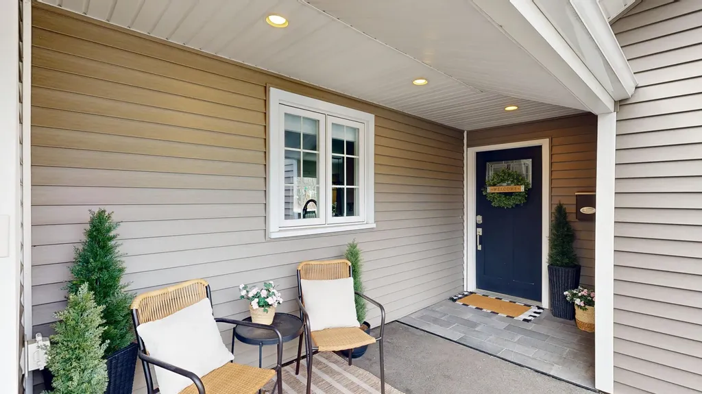 16 Robinson Gardens Lewiston ME 04240