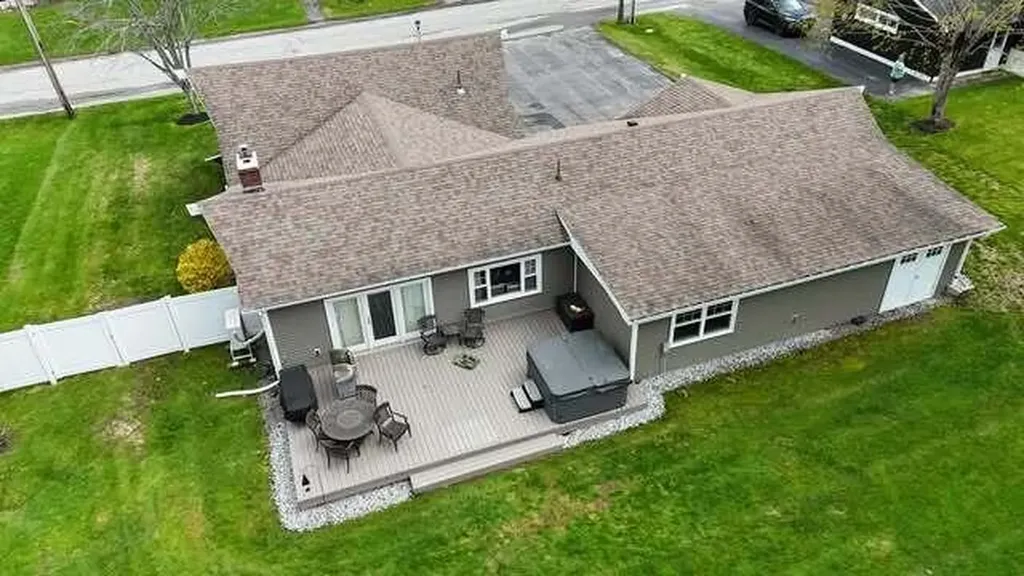 16 Robinson Gardens Lewiston ME 04240