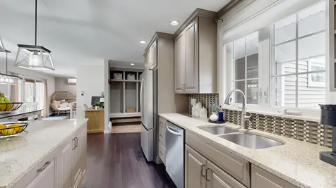 16 Robinson Gardens Lewiston ME 04240