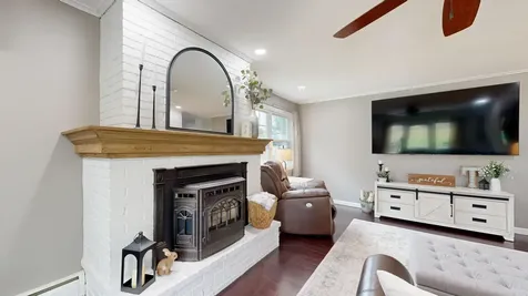 16 Robinson Gardens Lewiston ME 04240