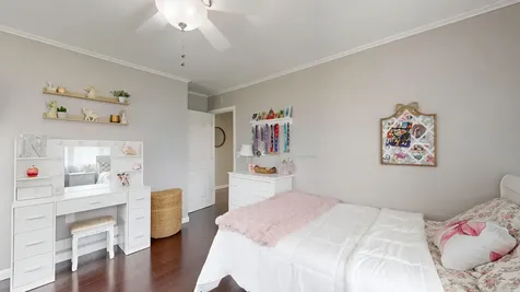 16 Robinson Gardens Lewiston ME 04240