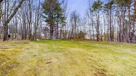 16 Robinson Gardens Lewiston ME 04240