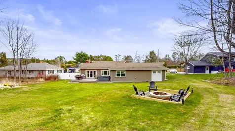 16 Robinson Gardens Lewiston ME 04240