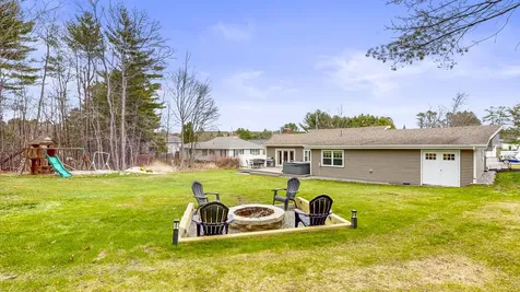 16 Robinson Gardens Lewiston ME 04240