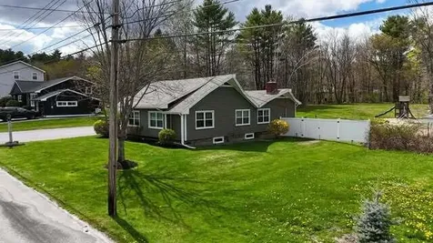 16 Robinson Gardens Lewiston ME 04240