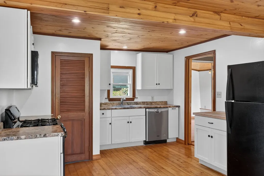 40 Knubble Road Georgetown ME 04548