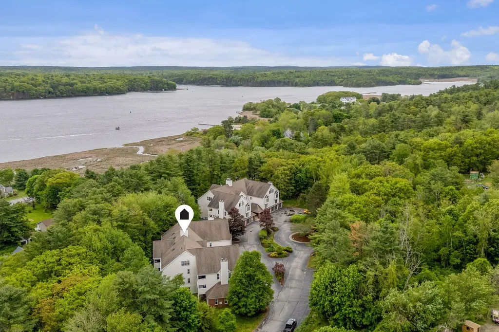 2 Schooner Ridge Road Bath ME 04530