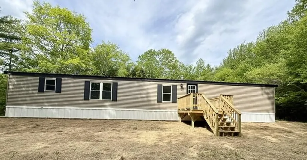 86 Reservoir Road Paris ME 04281