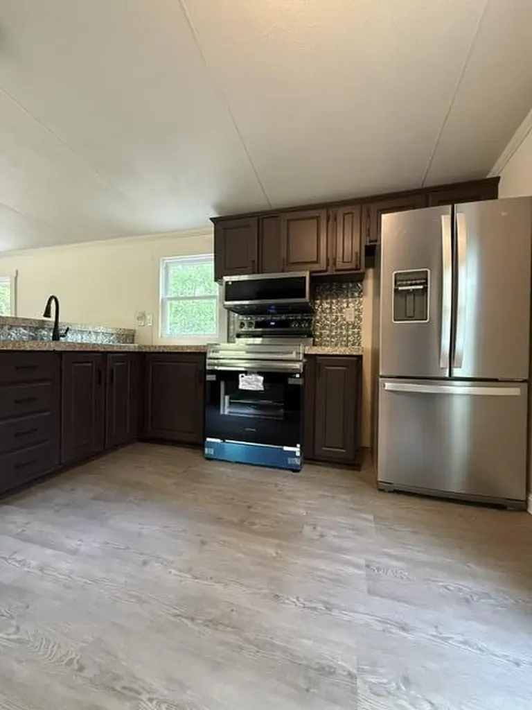 86 Reservoir Road Paris ME 04281