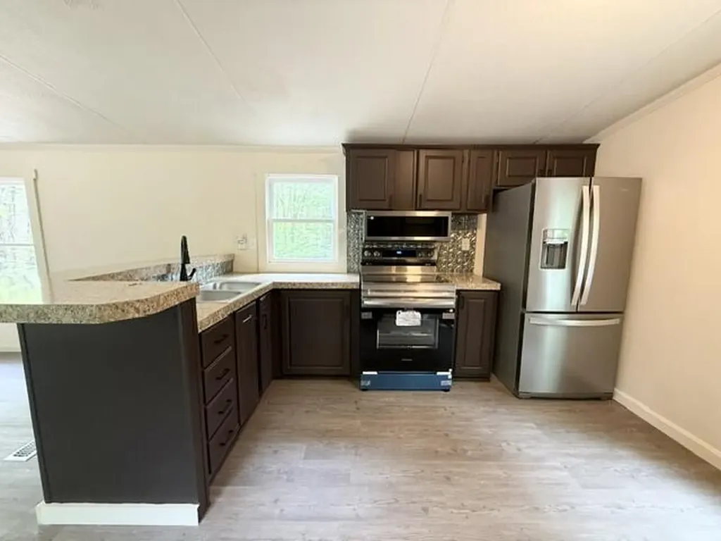86 Reservoir Road Paris ME 04281