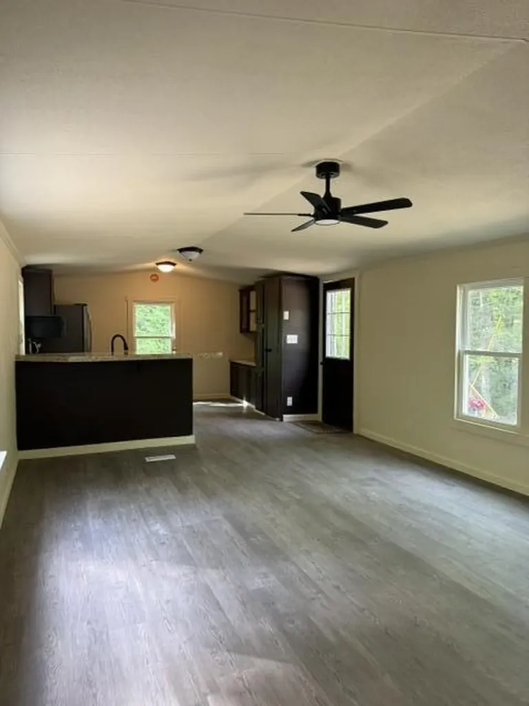 86 Reservoir Road Paris ME 04281